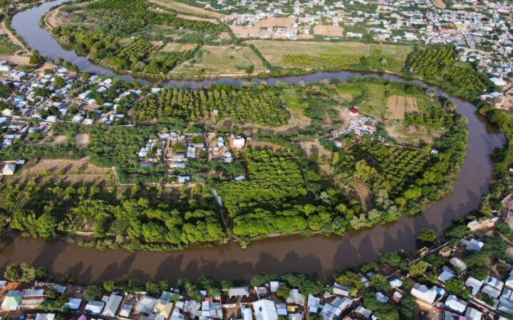 Aerial view of Beledweyne and the Shabelle River.