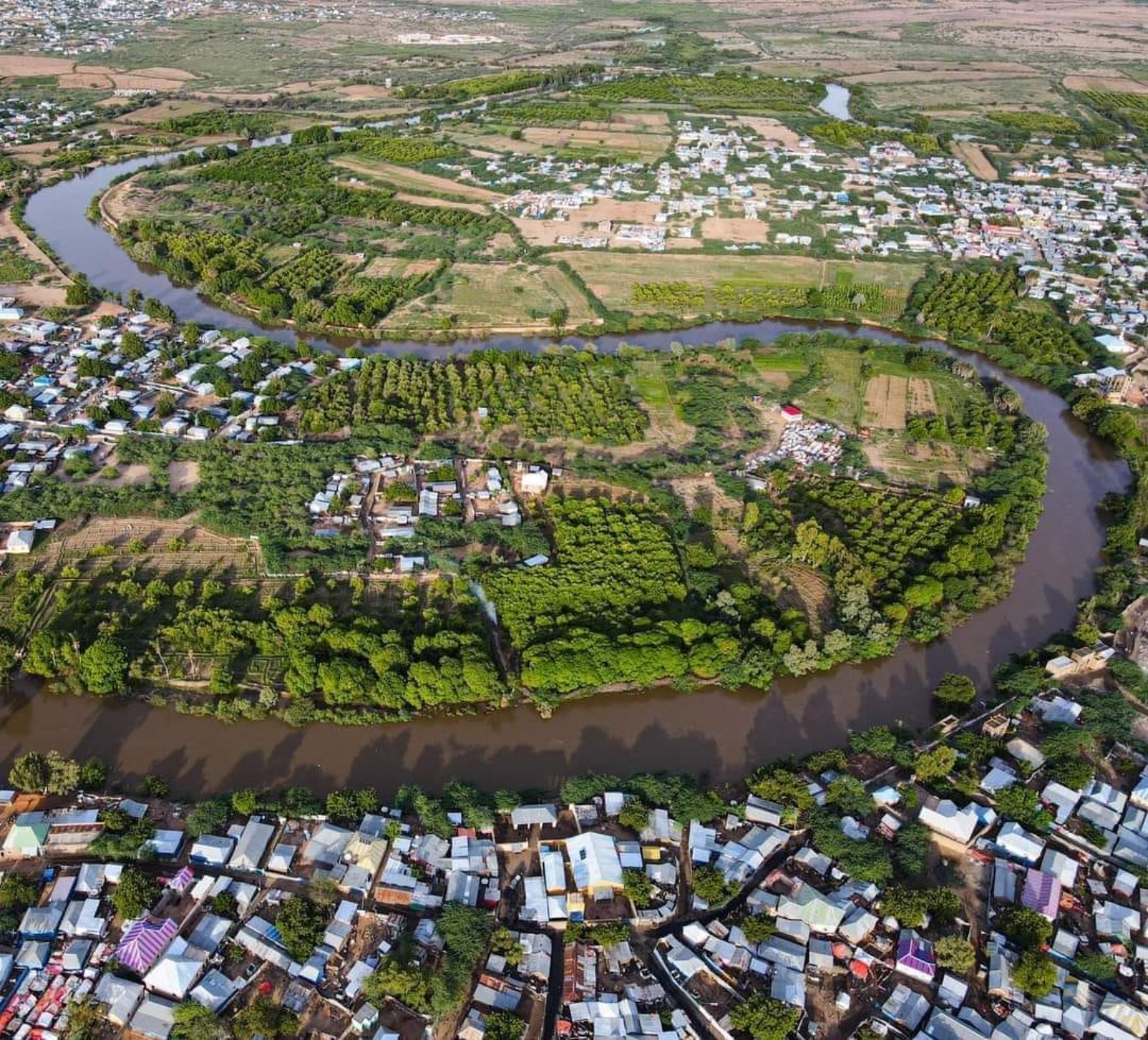 Aerial view of Beledweyne and the Shabelle River.